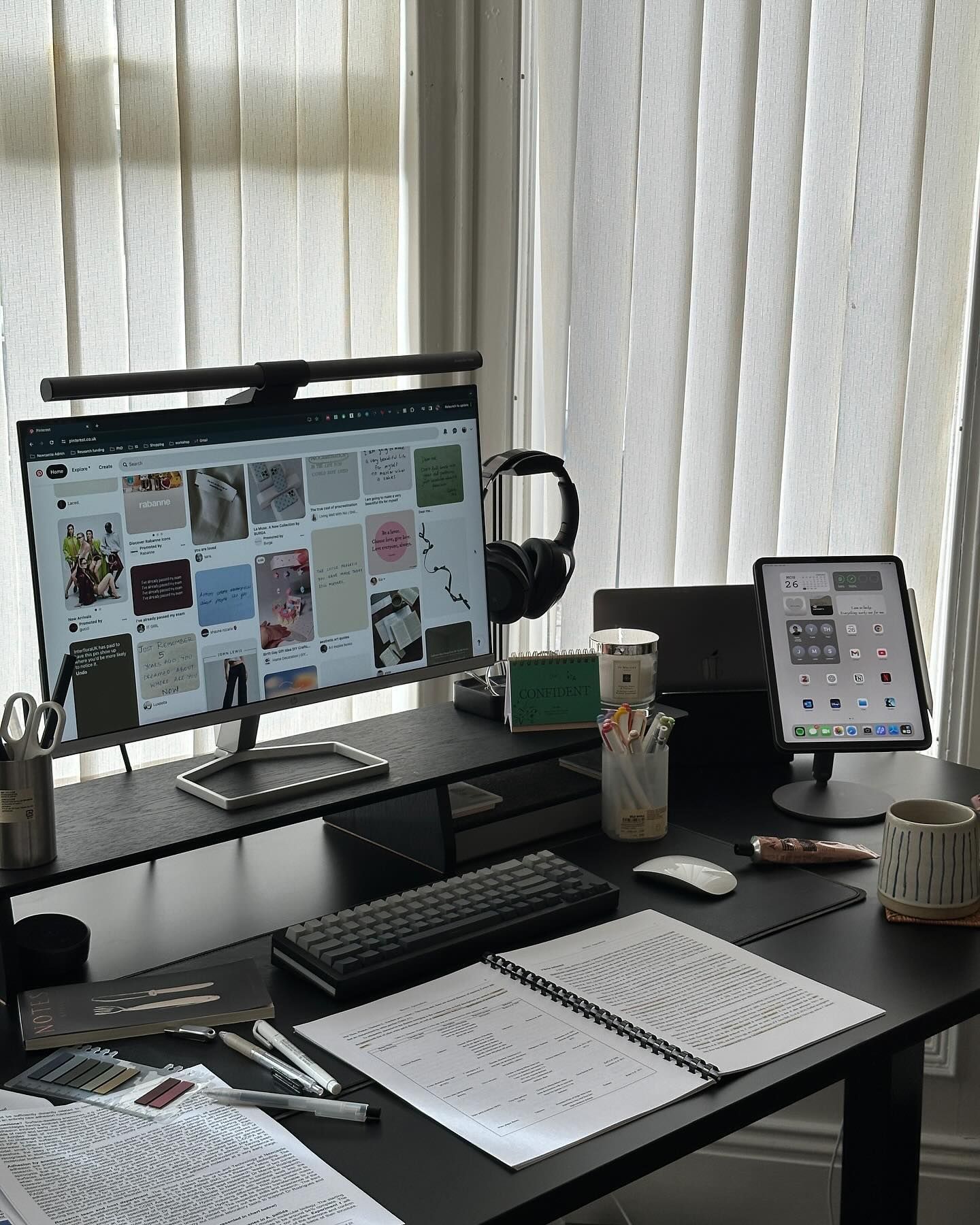 @desksituation_
